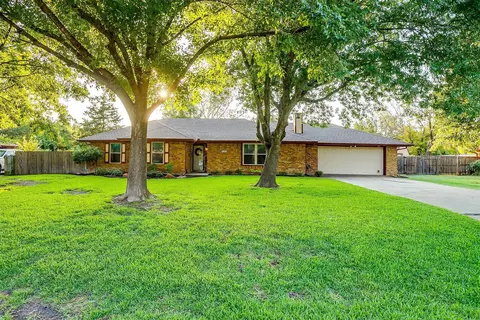 125 Lorene Dr, Red Oak, TX 75154