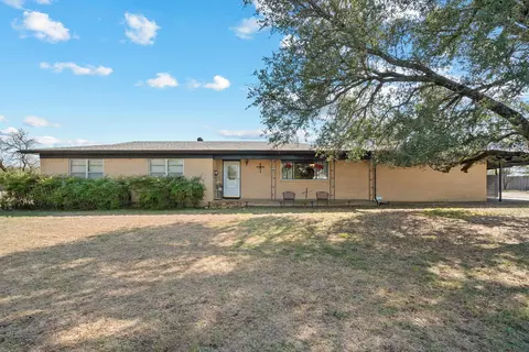 3506 Lakeshore Dr, Weatherford, TX 76087