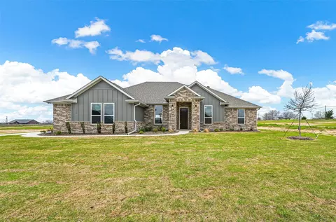 1004 Katie Ct, Azle, TX 76020
