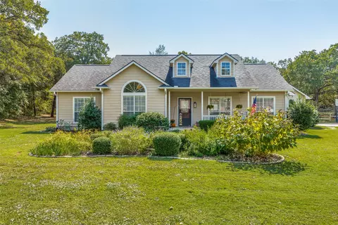 111 Pueblo Dr, Gainesville, TX 76240