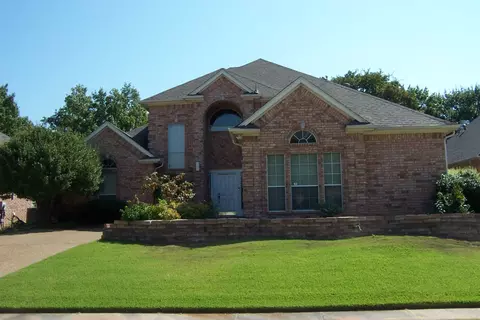 2424 Peach Blossom Ct, Bedford, TX 76021