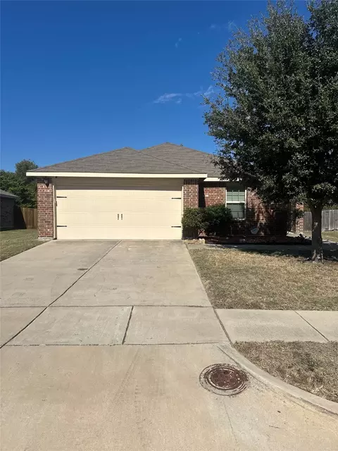 3005 Iris Dr, Lancaster, TX 75146
