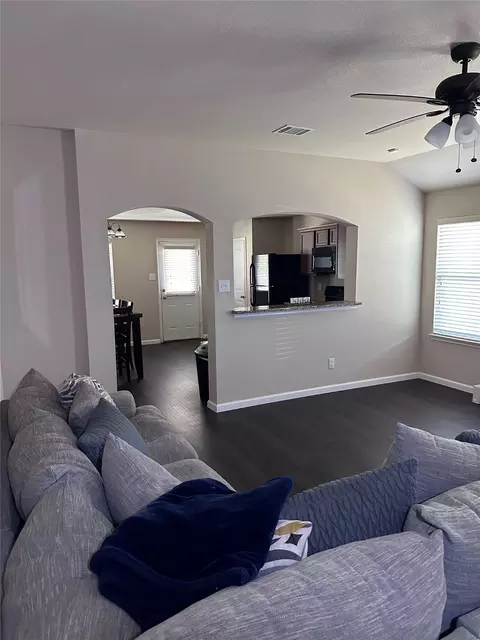 3005 Iris Dr, Lancaster, TX 75146 photo 4
