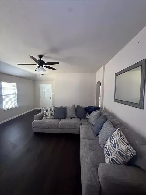 3005 Iris Dr, Lancaster, TX 75146 photo 3