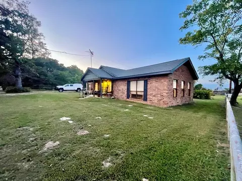 1335 An County Rd 150, Palestine, TX 75801
