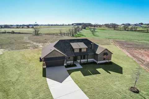 205 Lonicera Ln, Paradise, TX 76073