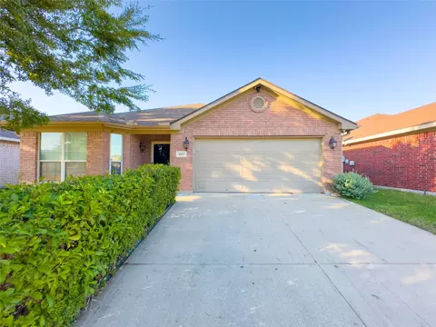 9067 Rushing River Dr, Fort Worth, TX 76118