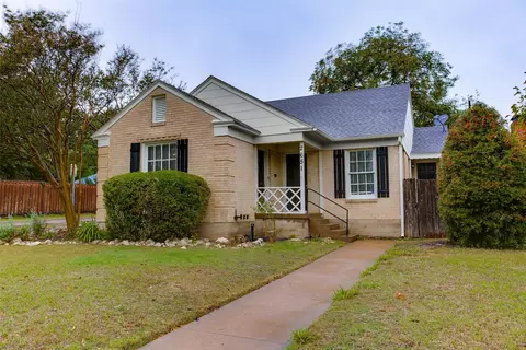 2651 Burlington Blvd, Dallas, TX 75211