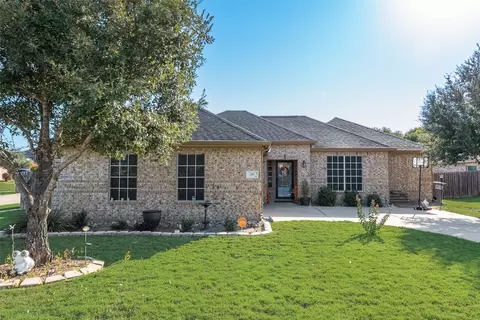 501 Ivy Ct, Red Oak, TX 75154