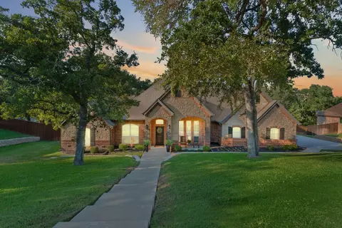 2005 Clear Creek Dr, Weatherford, TX 76087