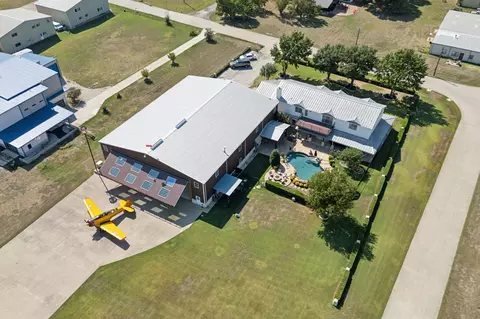 230 Aero Country Rd, Mckinney, TX 75071