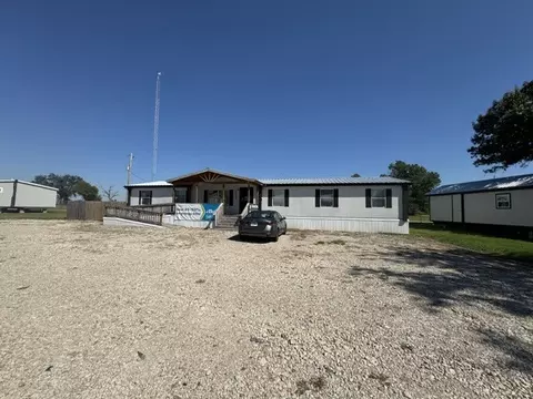 2084 Us 69, Emory, TX 75440