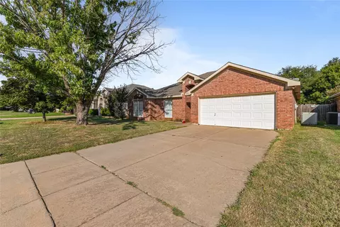 1620 Bertram Dr, Mansfield, TX 76063 photo 2