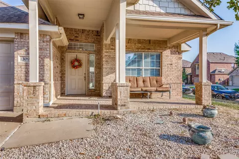 1309 Shalimar Dr, Fort Worth, TX 76131