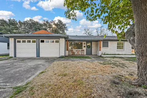 13706 Charcoal Ln, Farmers Branch, TX 75234