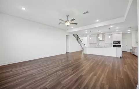Living - 4341 Noble Ln, Midlothian, TX 76065 photo 1 of 2
