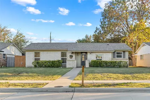 2000 Laurel Ln, Plano, TX 75074