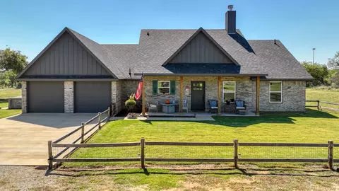 1217 Garrett St, Ranger, TX 76470