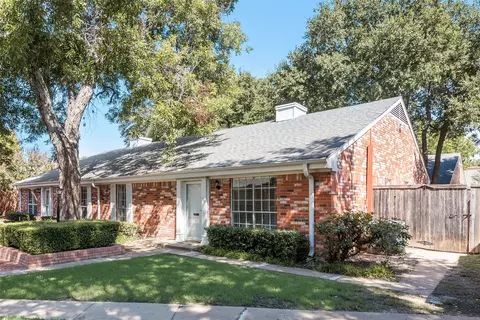 919 Roaring Springs Rd, Fort Worth, TX 76114