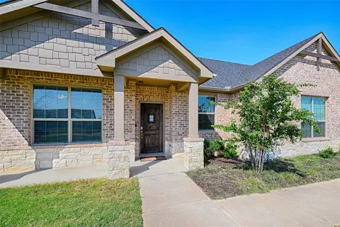 2520 Southern Oaks Trl, Terrell, TX 75161