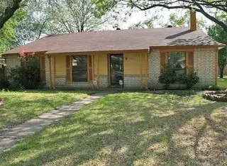 5729 Valley Mills Dr, Garland, TX 75043