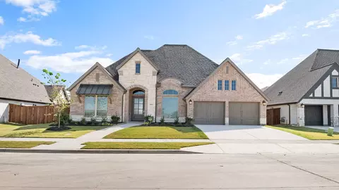 10469 Gray Hills Dr, Fort Worth, TX 76126