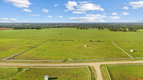 107 Homestead Ct, Lipan, TX 76462