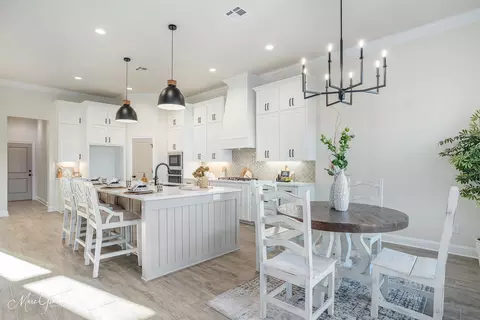 Kitchen - 14 Forsythe Cir, Haughton, LA 71037 photo 1 of 5