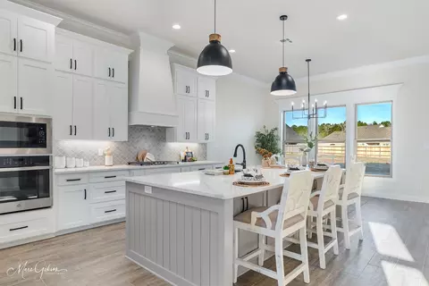 Kitchen - 14 Forsythe Cir, Haughton, LA 71037 photo 2 of 5