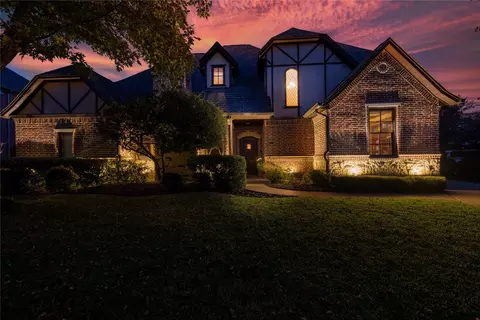 2115 Westchester Dr, Mansfield, TX 76063