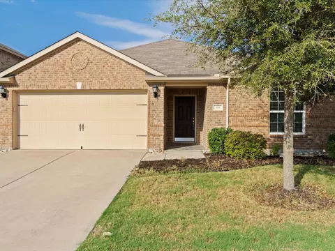 306 Thin Leaf Dr, Princeton, TX 75407