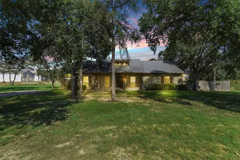 400 E 3rd St, Tolar, TX 76476 photo 2