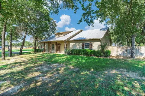 400 E 3rd St, Tolar, TX 76476
