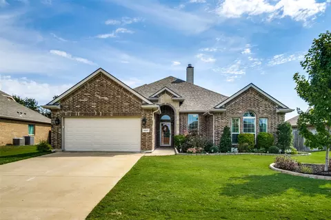 1037 Cydnie St, Kennedale, TX 76060