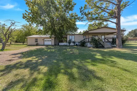725 Leftys Ct, Graford, TX 76449