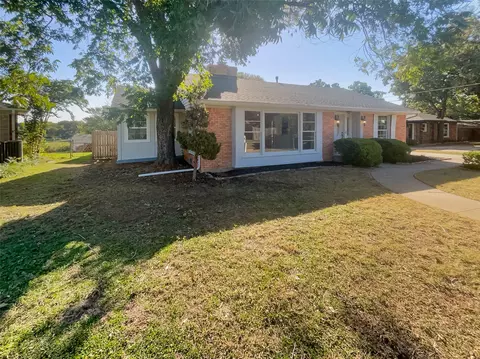 2197 Green Hill Cir, Fort Worth, TX 76112