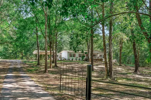 220 Robinson Rd, Elm Grove, LA 71051