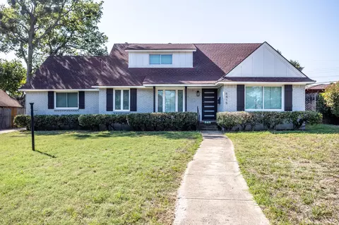 5415 Fox Hill Ln, Dallas, TX 75232