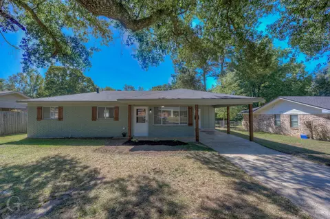 104 Berry Dr, Minden, LA 71055
