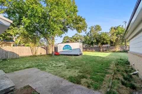 233 Oak Dr E, Hurst, TX 76053 photo 32