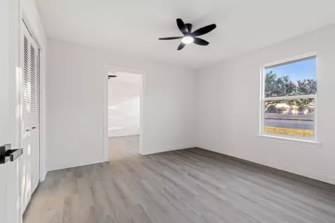 233 Oak Dr E, Hurst, TX 76053 photo 25