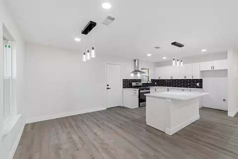 233 Oak Dr E, Hurst, TX 76053 photo 7