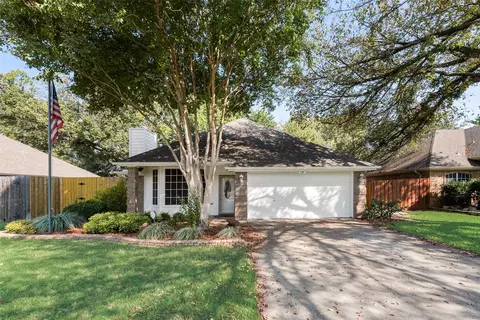 605 Chateau Ct, Denton, TX 76209