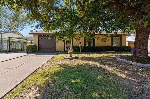 3120 Parliament St, Irving, TX 75062