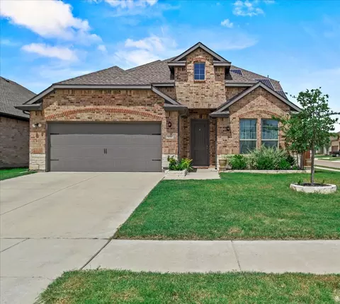 651 Medinah Rd, Red Oak, TX 75154