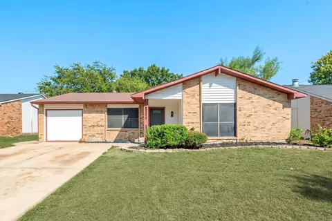 811 Lawndale Dr, Arlington, TX 76017