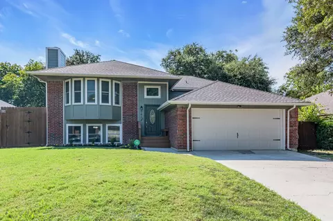 7424 Steward Ln, North Richland Hills, TX 76182