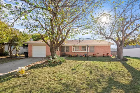 3849 Bonnie Dr, Fort Worth, TX 76116