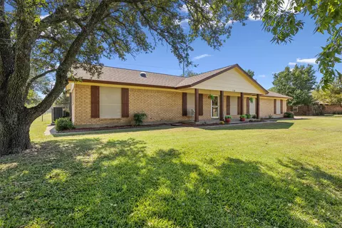 116 Southwood Dr, Burleson, TX 76028