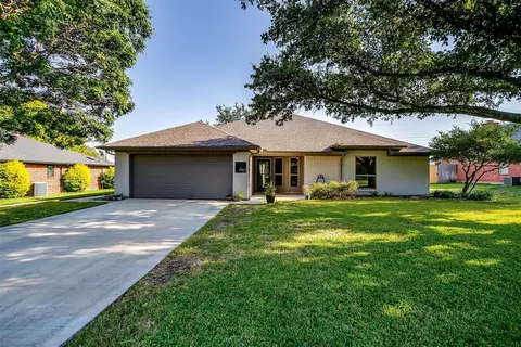 1603 Murry Dr, Cleburne, TX 76033